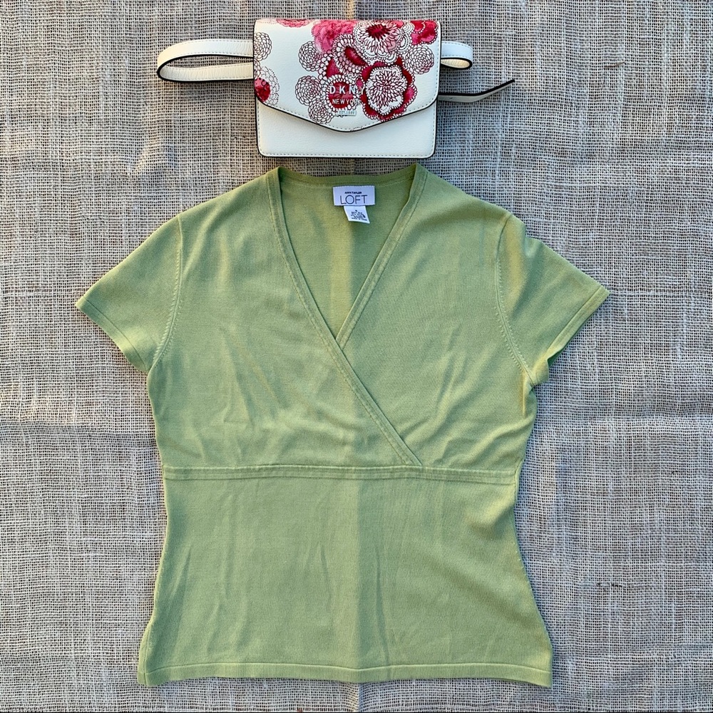 Ann Taylor LOFT Short Sleeve Top Size Small